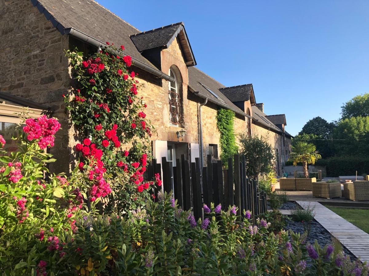 Bed and Breakfast Les Dames De Nage Grand-Champ Esterno foto