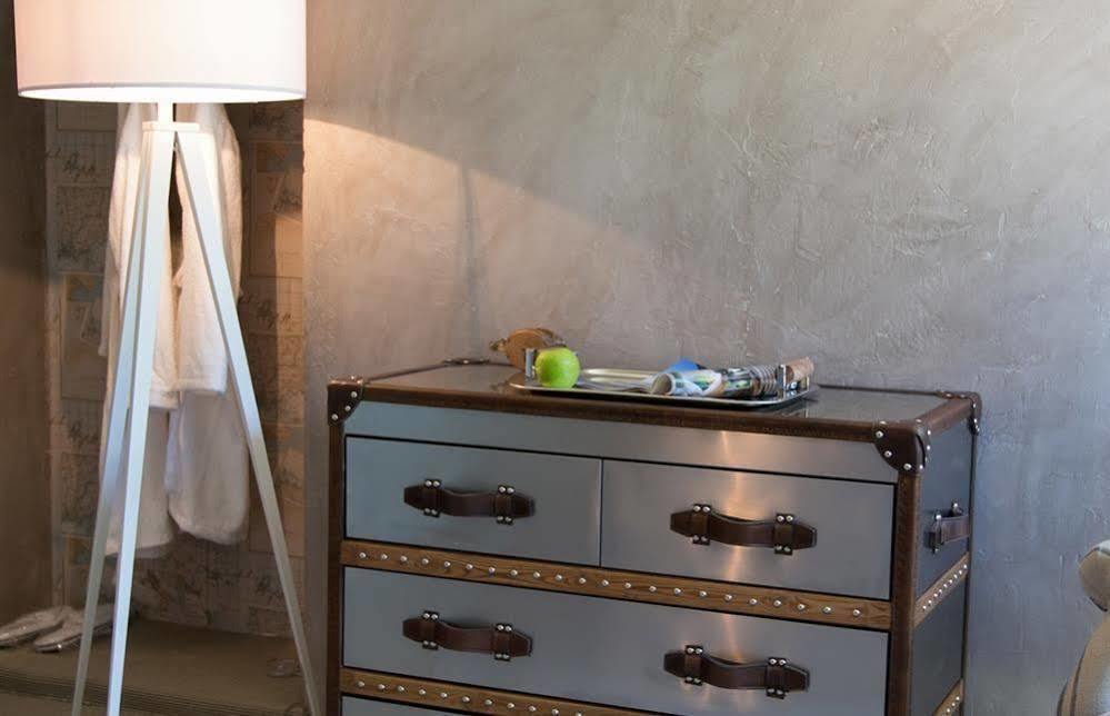 Bed and Breakfast Les Dames De Nage Grand-Champ Esterno foto