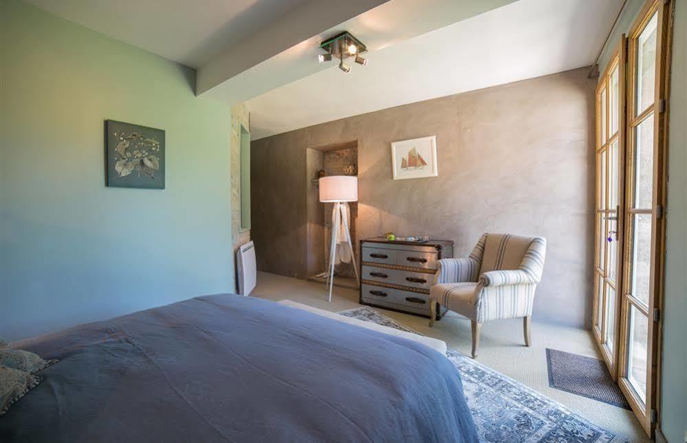 Bed and Breakfast Les Dames De Nage Grand-Champ Esterno foto