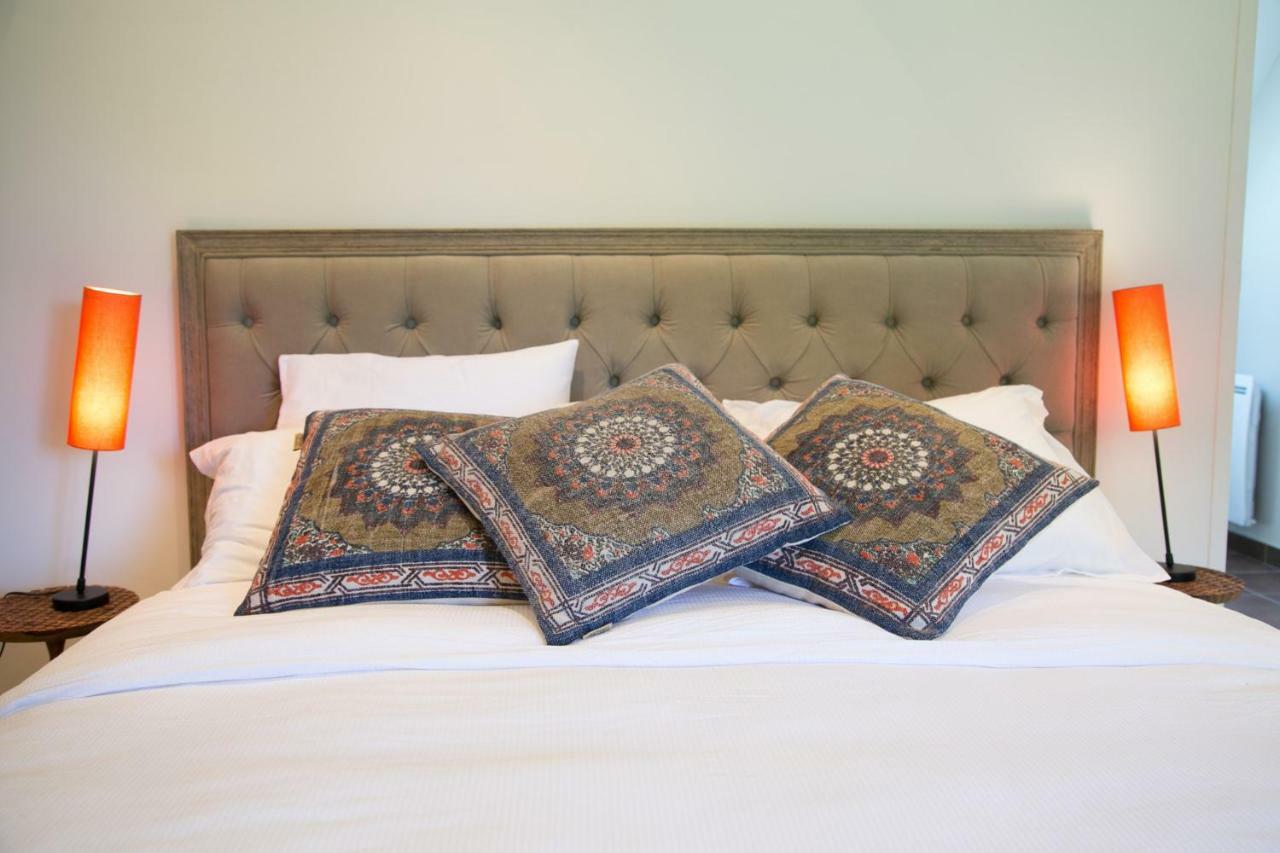 Bed and Breakfast Les Dames De Nage Grand-Champ Esterno foto