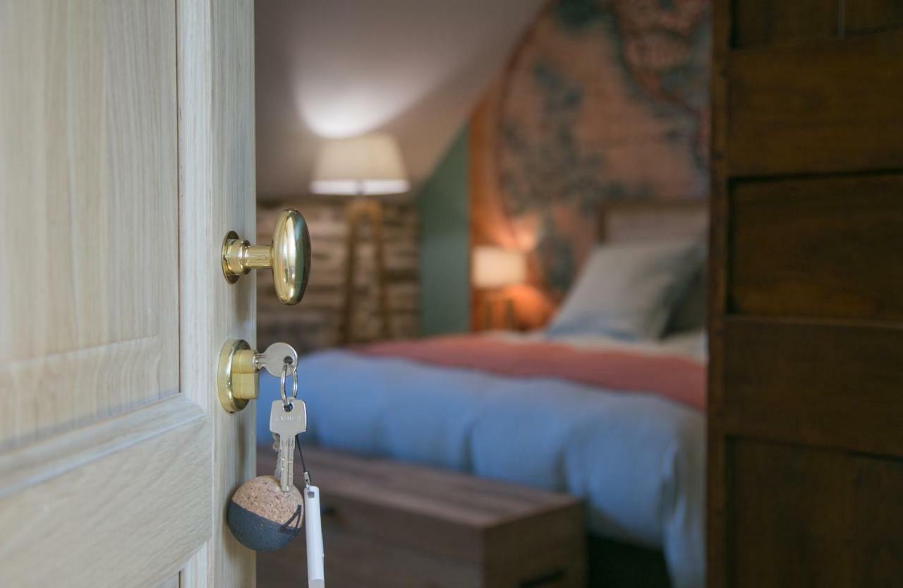 Bed and Breakfast Les Dames De Nage Grand-Champ Esterno foto